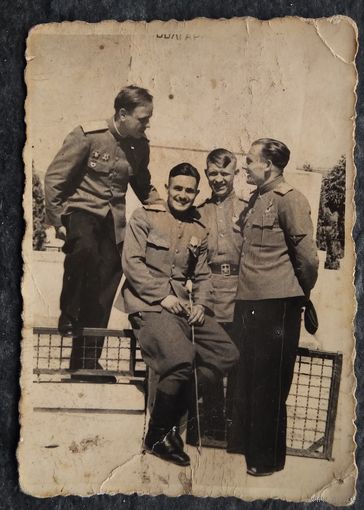 Фото группы военных. Август 1943 г. Румыния. 6х8 см