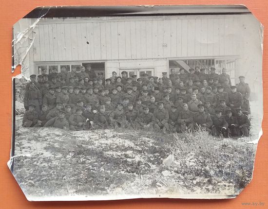 Памятная групповая фотография подразделения участнику Отечественной войны. 1945 г. 10х16 см.