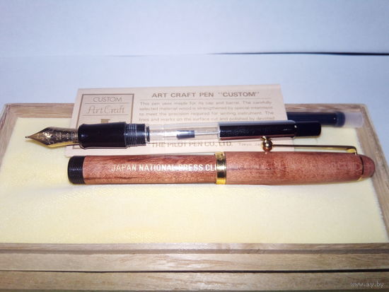 Перьевая ручка Pilot Gustom Art Craft. Кленовое дерево золотое перо 14к  585 проба. Япония.