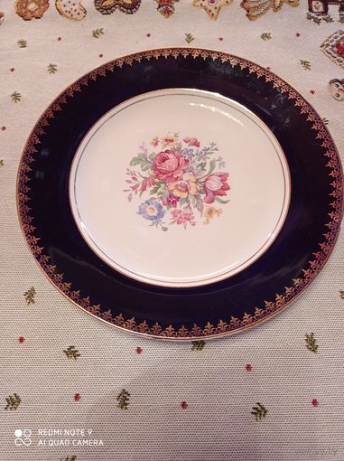 Обеденная тарелка с покрытием кобальтом и позолотой,  Англия