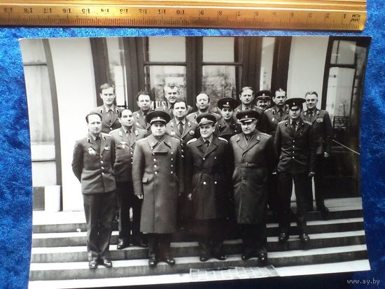 Советские генералы и офицеры с Министром Национальной Обороны ЧССР.