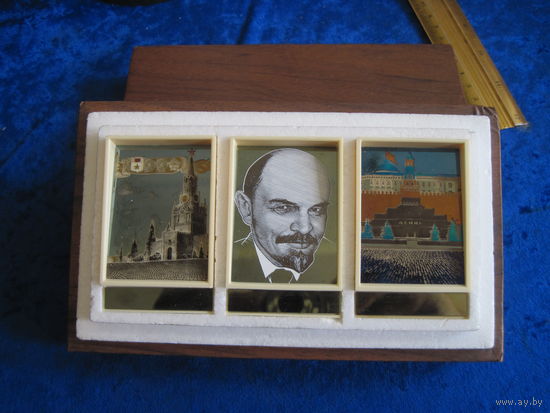Советская плакетка Кремль, Ленин, Мавзолей в коробке 5х18х11 см.