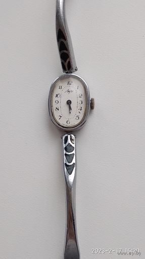 Часы Луч женские механизм 1801 СССР    лот 1