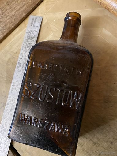 Бутылка коньячная товарищества ШУСТОВА (Польша, 1930-40 годы)