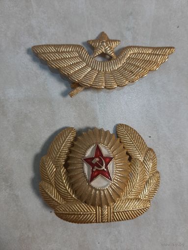 Не частая двухсоставная  кокарда на фуражку офицера ВДВ ВВС СССР.  Тип 1. 50 е года .