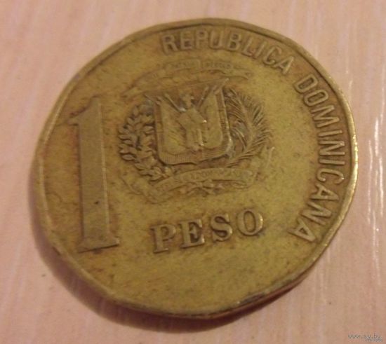 1 песо Республика Доминикана 2002 г.в.
