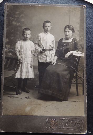 Фото "Мать и дети", Петербург, 1908 г.