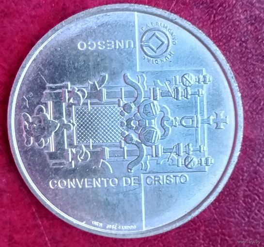 Серебро! Португалия 5 евро, 2004 ЮНЕСКО - Монастырь Христа в городе Томар