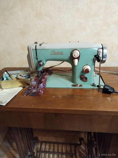 Швейная машинка 236-1