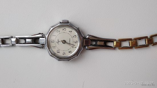 Часы Луч женские механизм 1809 СССР 17 камней Рабочие  лот 1
