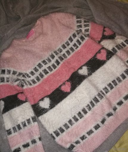 Пушистый свитерок для девочки, 6 лет