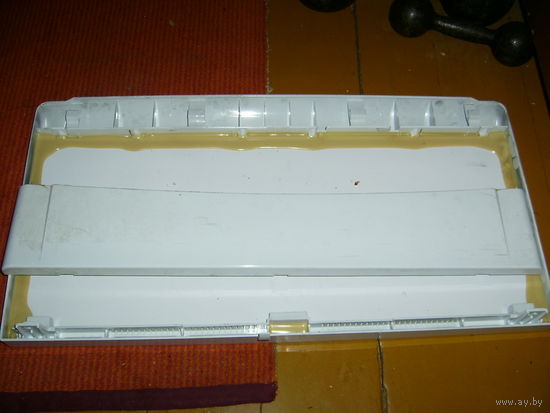 Нижняя пластиковая панель стиральной машины INDESIT IWUB 4105 БУ