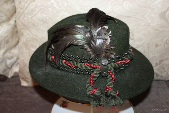 Баварская шляпа (тирольская, егерская, австрийская, фетровая)  с пером, высота 13 см.