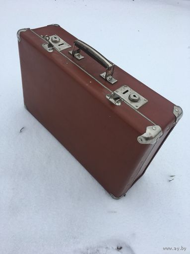 Оригинальный "тревожный" чемодан советского офицера.