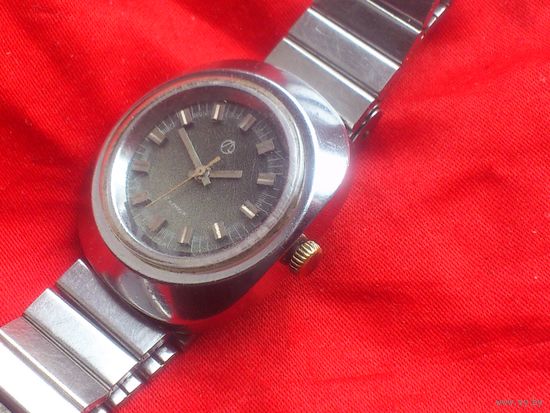 Часы ЛУЧ 1809 БОЧКА из СССР 1980-х с БРАСЛЕТОМ