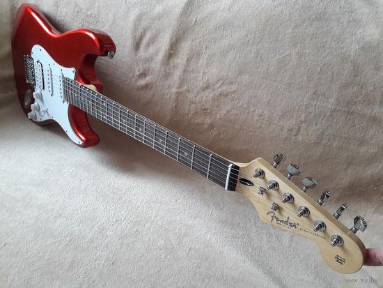 Fender Stratocaster электрогитара