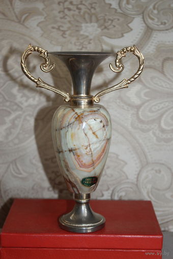 Декоративная ваза в виде амфоры, с вставкой из натурального камня, высота 19 см., Италия.