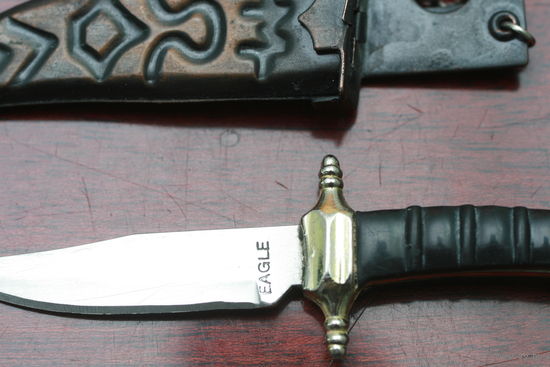 Перочинный ножичек типа кинжала с ножнами с подвесом для брелка EAGLE