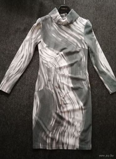 Платье  р.42-44, трикотажный  плотный  стрейч,  длина 101 см.