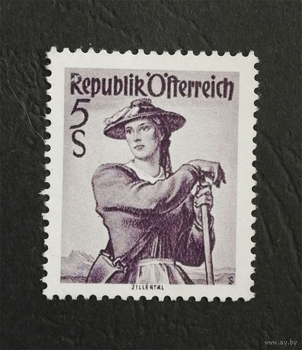 Австрия 1948 г. Национальная женская одежда. 1 марка. Чистая #0086-Ч1P10