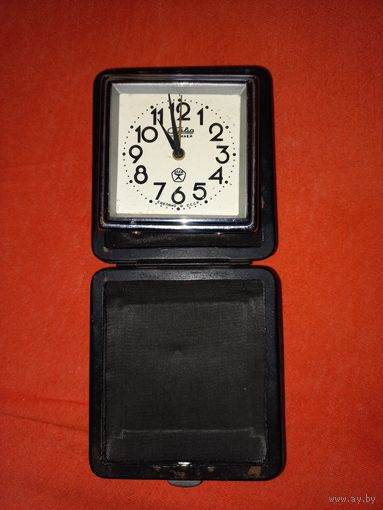 .Дорожные часы Будильник Слава СССР знак качества ,отделка коробки кожа