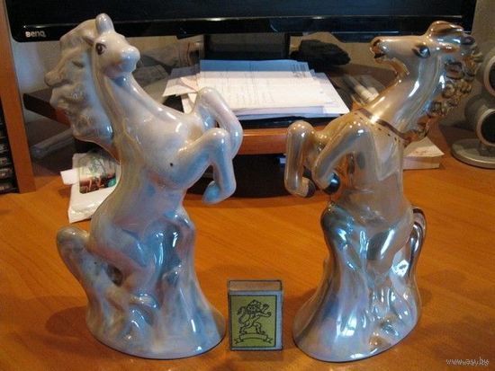 Две красивые фарфоровые статуэтки "Кони" одним лотом. СССР, вторая половина прошлого века.