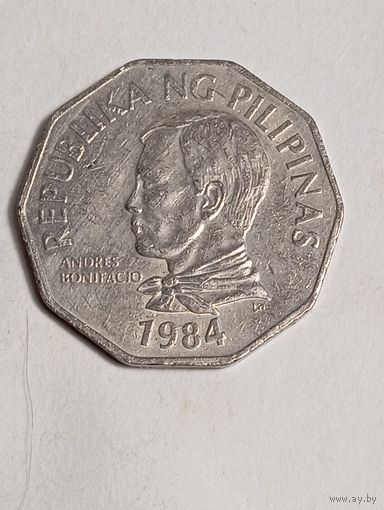 Филиппины 2 песо 1984 года .