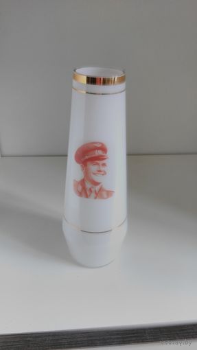 Ваза ссср молочное стекло, ваза с космонавтом Попович космос