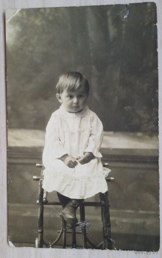 Фото маленькой девочки. 1920-30-е г. 8х13 см.