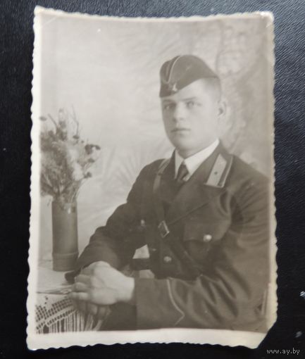 Фото "Молодой офицер", 1941 г.