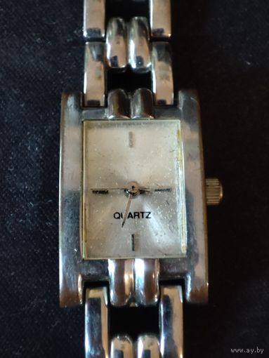 Часы Quartz