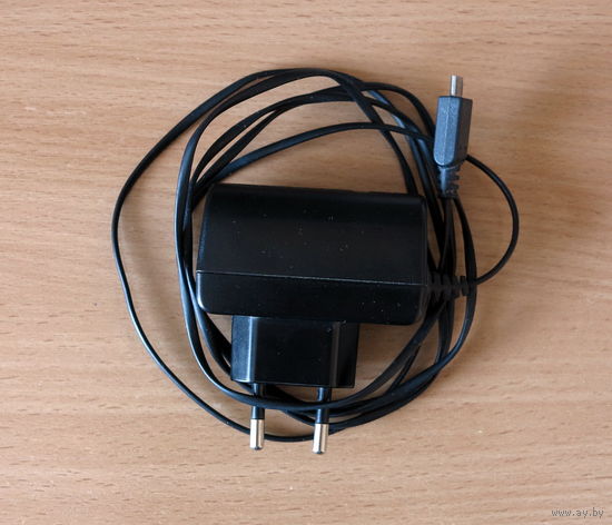 Зарядное устройство micro USB
