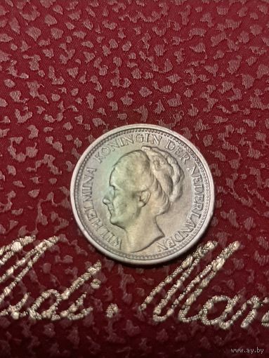 10 центов Нидерланды 1941 года. Серебро 640.