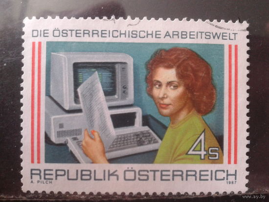 Австрия 1987 Женщина у компьютора