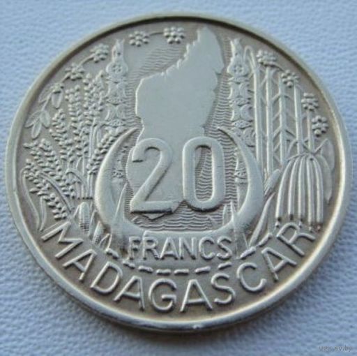 Мадагаскар. 20 франков 1953 год  KM#7    Тираж: 15.000.000 шт