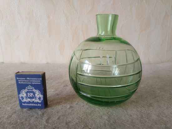 Вазочка, бутылочное стекло. СССР, 60-е годы прошлого столетия.