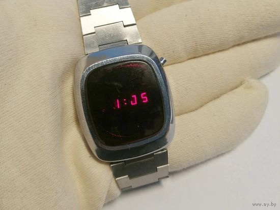 Наручные электронные LED часы Commodore - Time Master, 1977 г., родной браслет. Редкий коллекционный экземпляр! Без МЦ, с рубля!