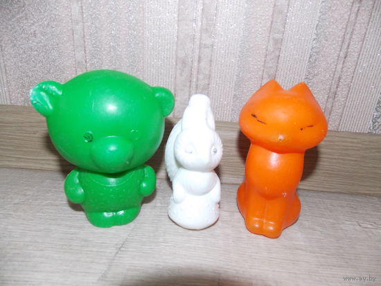 Пластмассовые игрушки СССР -мишка, белочка, лисичка