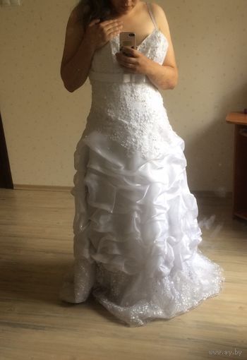 Свадебное платье пышное р.44