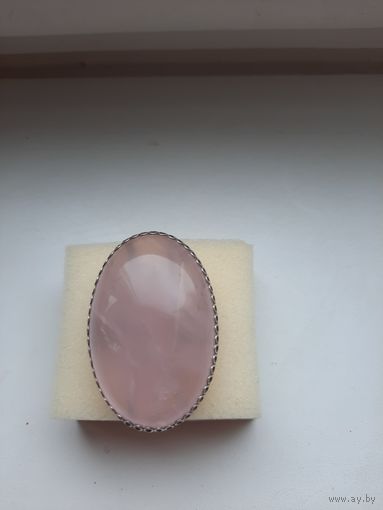 Кольцо с камнем розовый кварц.Скидка.