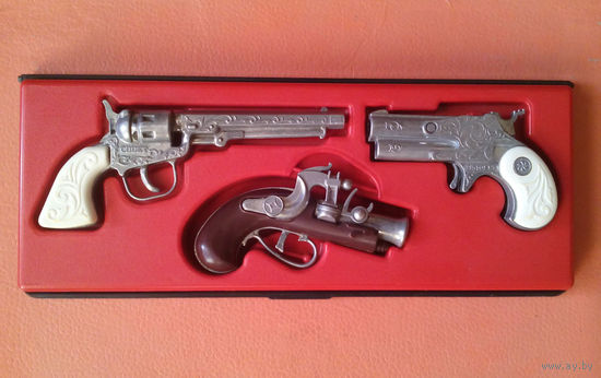 Сувенирный набор "Старинное оружие" ("Пират", "Пистолет", "Кадет")