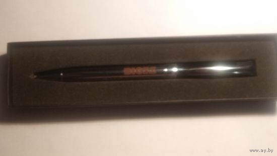 Шариковая ручка в футляре