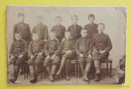 Фото "Ученики мужской гимназии", 1915 г.