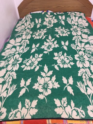 Одеяло шерстяное СССР зеленое 140 х 188 полуторное в цветы двустороннее