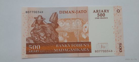 Мадагаскар 500 ариари  2500 франков 2004 года UNC(1)