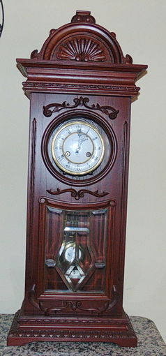 Старинные часы после реставрации. Отличный подарок на камин.