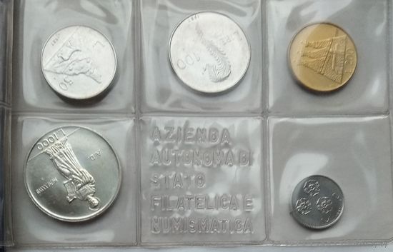 Сан-Марино 1, 2, 5, 10 , 20, 50, 10, 200, 500, 1000 лир 1987 г. Годовой набор с серебром в банковской упаковке