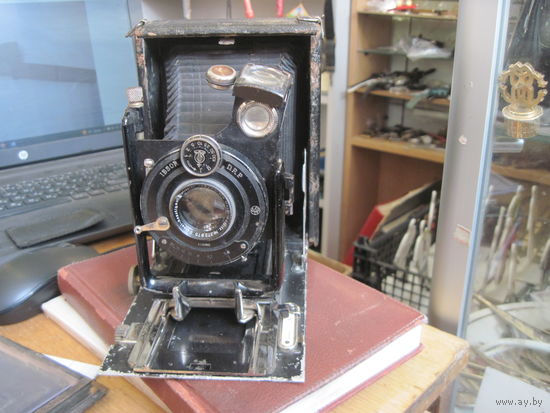 Старый немецкий фотоаппарат IBSOR D.R.P. с объективом Mayer-Gorlitz.