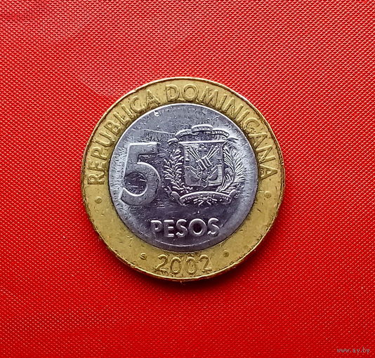 49-02 Доминиканская Республика, 5 песо 2002 г.
