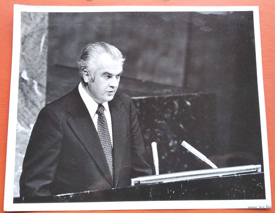 Фото выступления в ООН министра иностранных дел БССР Гуриновича А.Е. 8.10.1974 г. 21х24 см